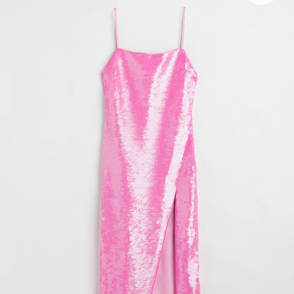 H&M
Innovation Circular Design Story. Calf-length, sequined dress